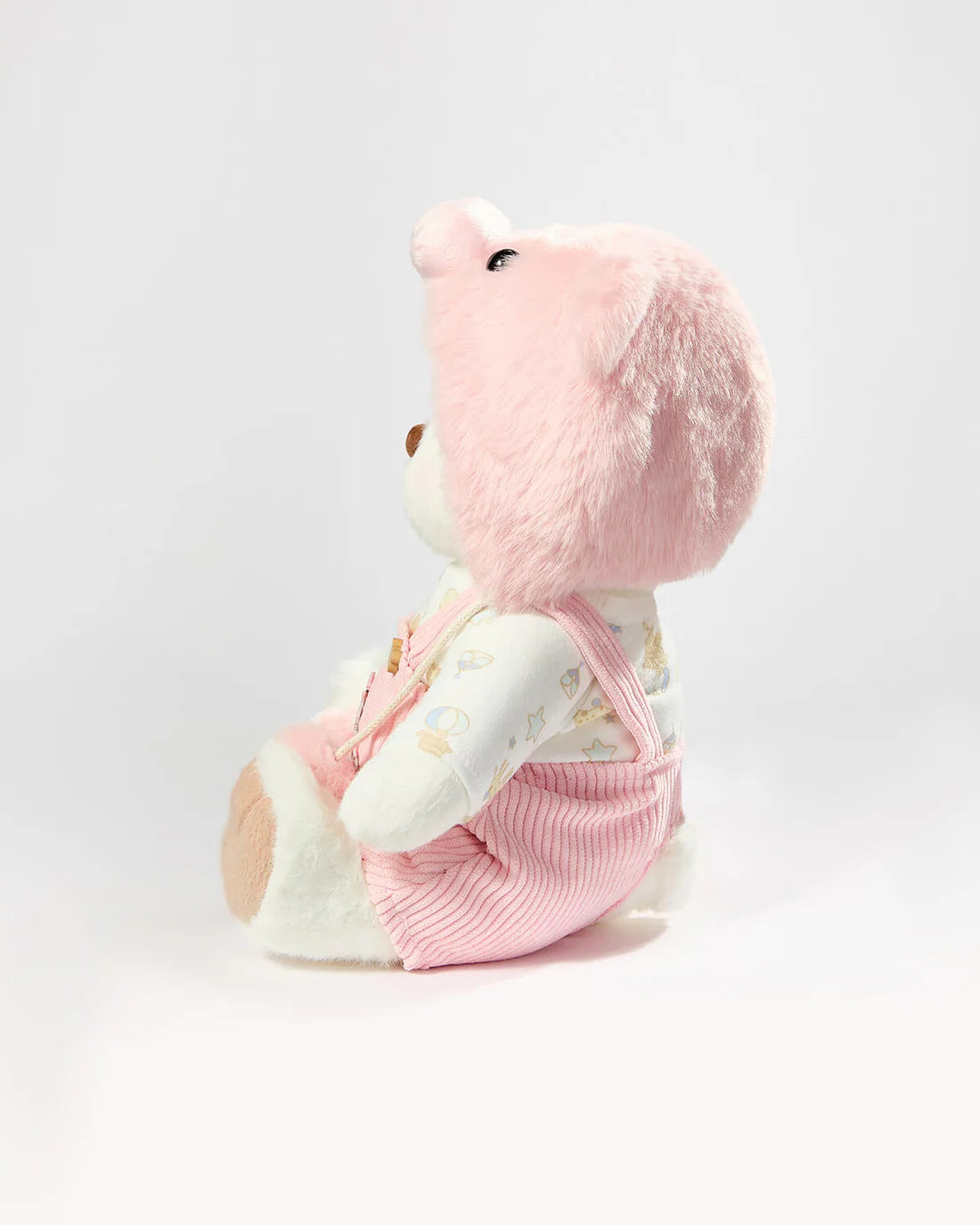 Leos Rosa-Freundin Outfit